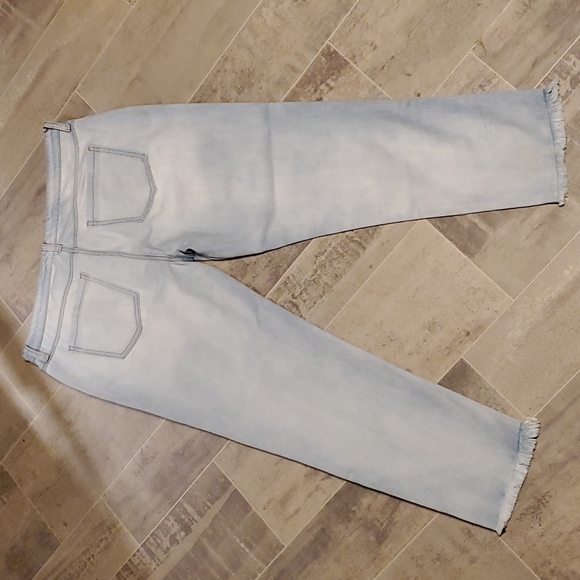NWT Ashley Mason Destroyed Ankle Jeans - Picture 5 of 5